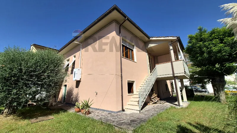 Villa in vendita a Capraia e Limite - foto 1