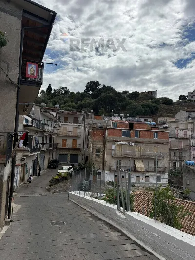 Appartamento in vendita a Caronia - foto 1