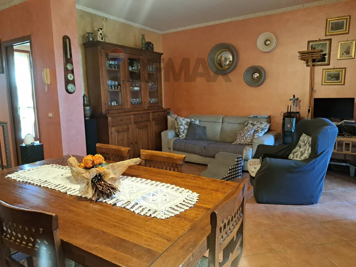 Villa in vendita a Vernate - foto 3