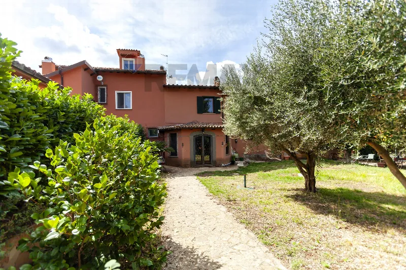 Casa Indipendente in vendita a Velletri - foto 1