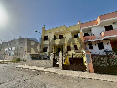 Villa in vendita a Torre Santa Susanna - foto 1