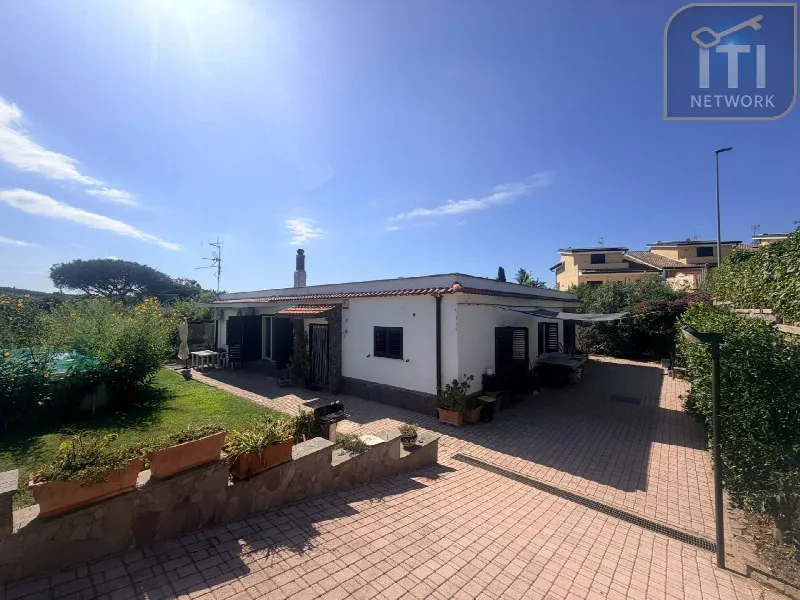 Villa in vendita a Pomezia - foto 1