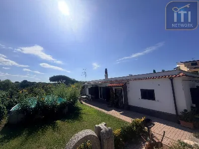 Villa in vendita a Pomezia - foto 2