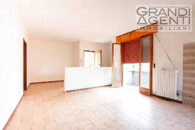 Appartamento in vendita a Verona, Santa lu... - foto 3