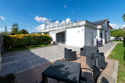 Casa Indipendente in vendita a Roma, Axa, ... - foto 1