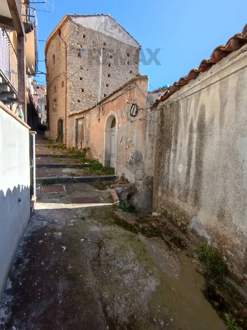Casa Indipendente in vendita a Castiglione di Sicilia - foto 1