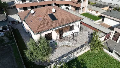 Villa in vendita a Lainate - foto 2