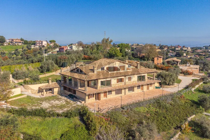 Villa in vendita a Castelnuovo di Porto - foto 1