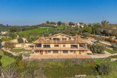 Villa in vendita a Castelnuovo di Porto - foto 2