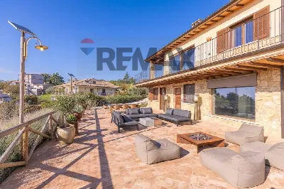 Casa Indipendente a Castelnuovo di Porto