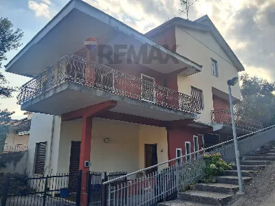 Villa in vendita a Giarre - foto 1
