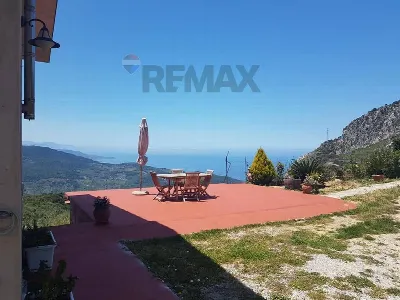 Villa a San Fratello