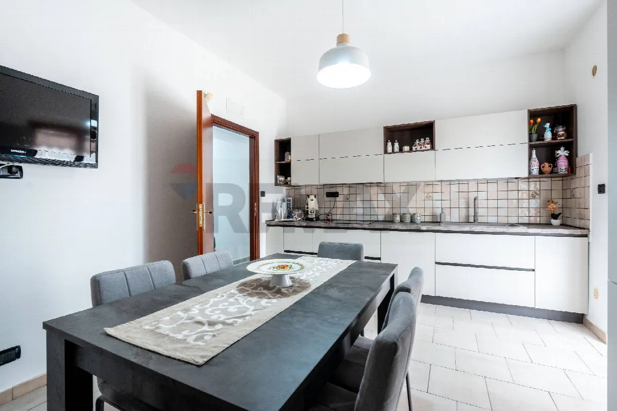 Appartamento in vendita ad Aci Sant'Antonio - foto 2