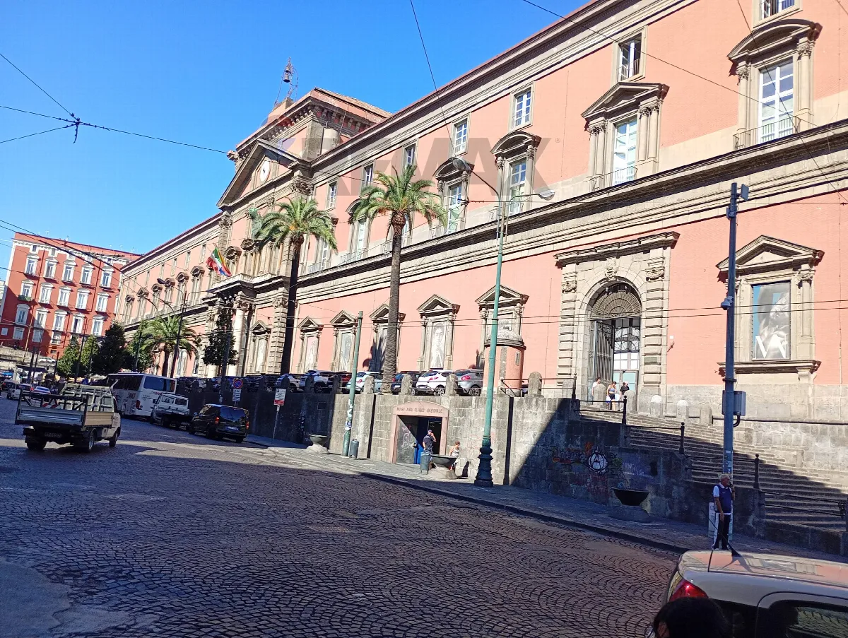 Appartamento in vendita a Napoli, Centro - foto 2