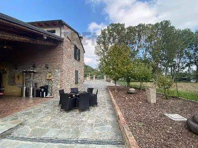 Rustico/Casale in vendita a Castell'Arquat... - foto 1
