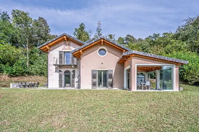Villa a Ameno