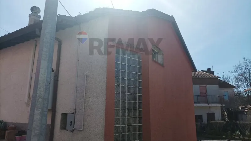 Casa Indipendente in vendita a Loreto Aprutino - foto 1