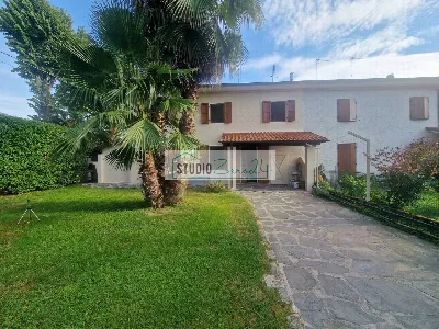 Casa Indipendente in vendita a Camaiore - foto 1