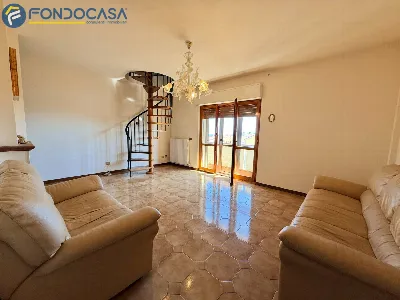 Appartamento in vendita ad Acquaviva Picen... - foto 1