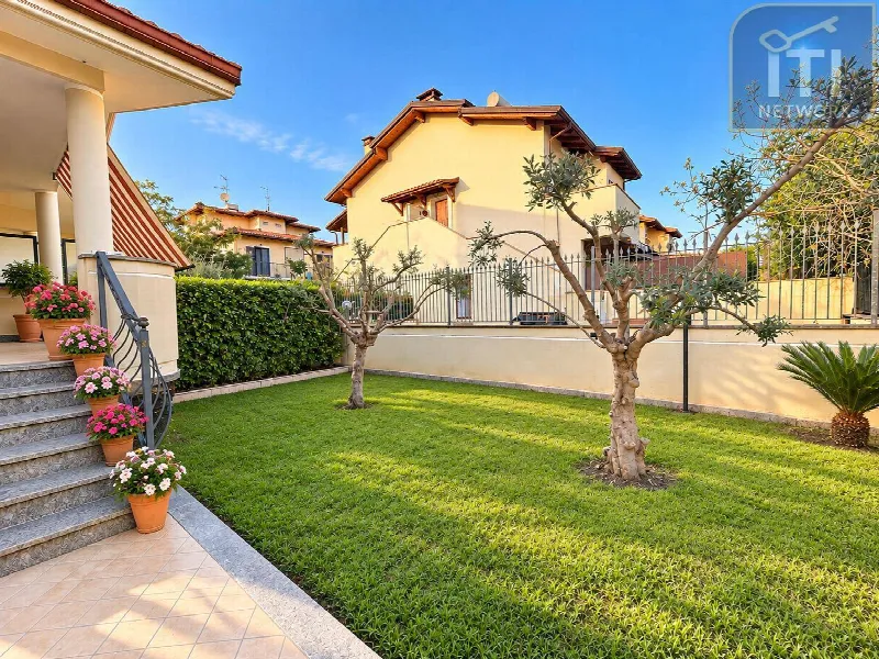 Villa in vendita a Roma, Lunghezza, Castelverde - foto 1