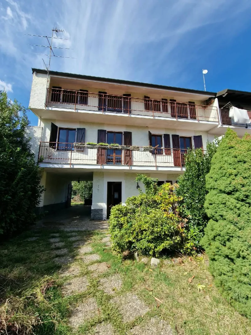 Casa Indipendente in vendita ad Agrate Conturbia - foto 1