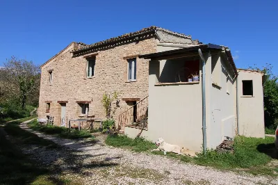 Rustico/Casale in vendita a Rotella - foto 1
