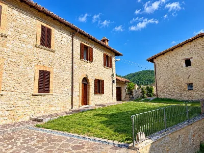 Casa Indipendente in vendita a Preci - foto 3