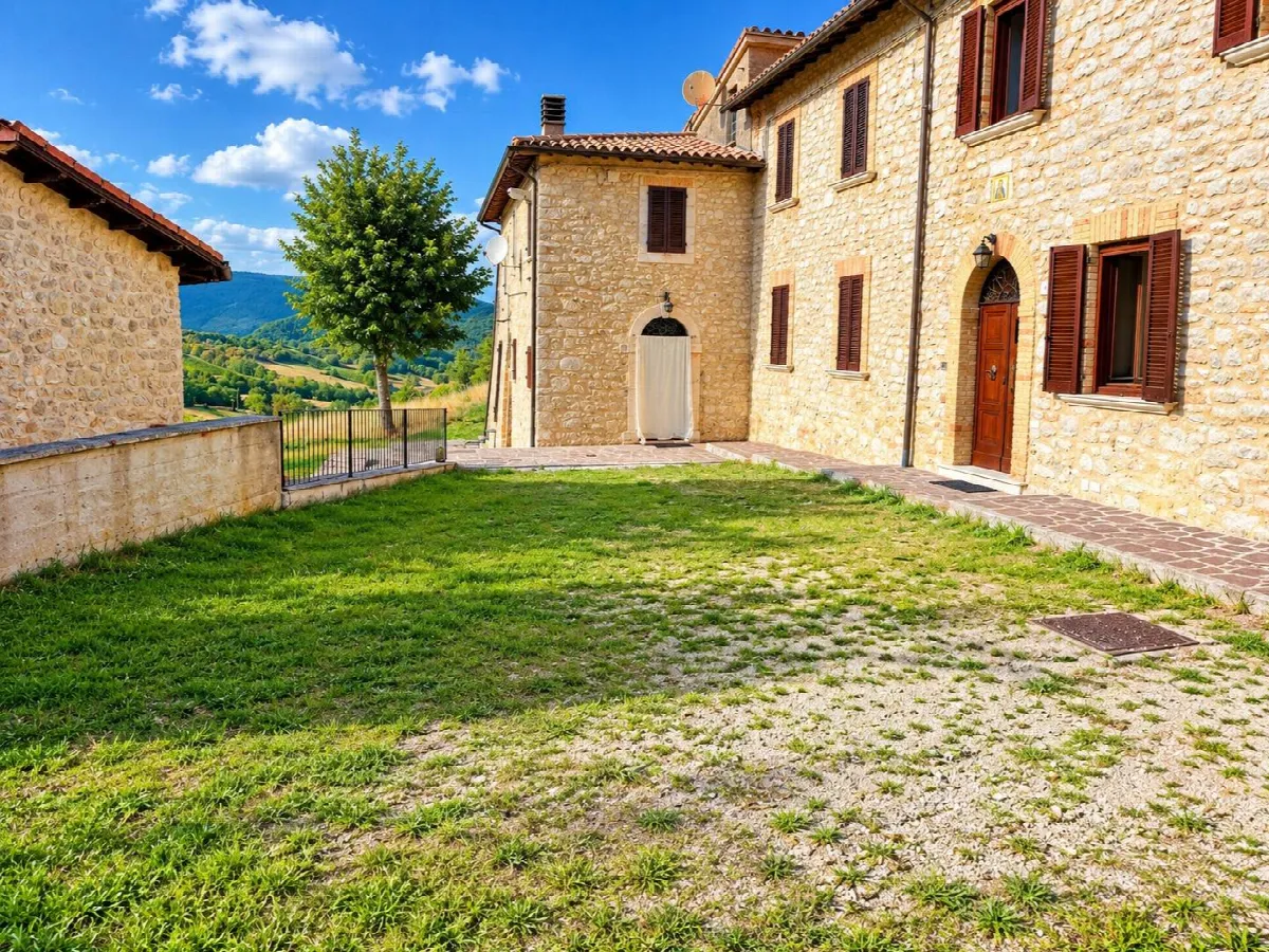 Casa Indipendente in vendita a Preci - foto 4