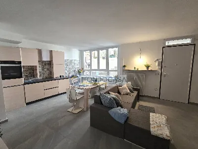 Appartamento in vendita a Pavia, Centro - foto 1