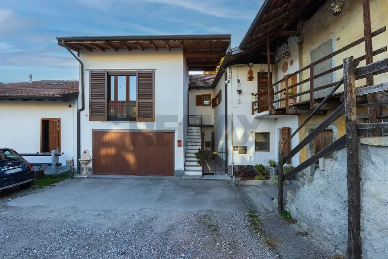 Casa Indipendente in vendita a Besozzo - foto 1