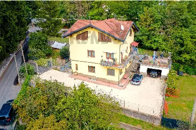 Villa in vendita a Caravate - foto 2