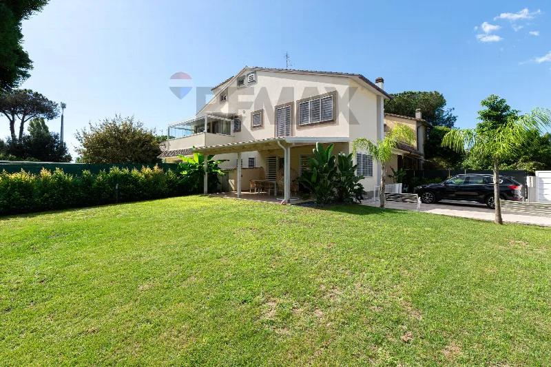 Villa in vendita a Roma, Axa, Casal Palocco, Infernetto - foto 1