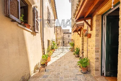 Casa Indipendente in vendita a Cupramontan... - foto 1