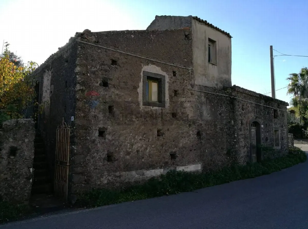 Rustico/Casale in vendita a Castiglione di Sicilia - foto 2