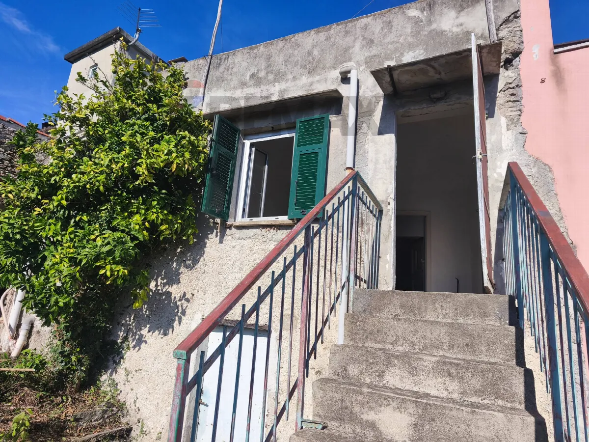 Rustico/Casale in vendita a Vado Ligure - foto 2