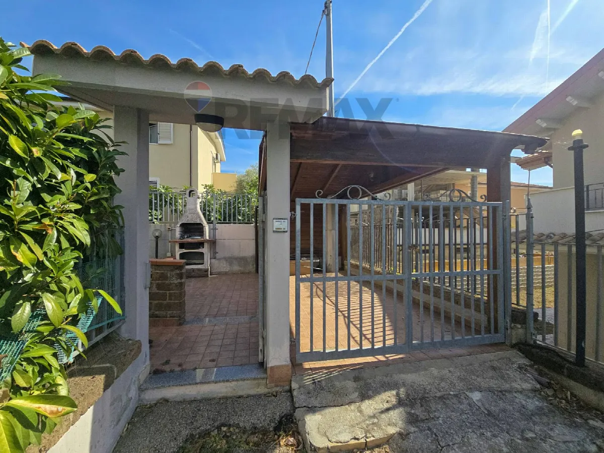 Casa Indipendente in vendita a Città Sant'Angelo - foto 2