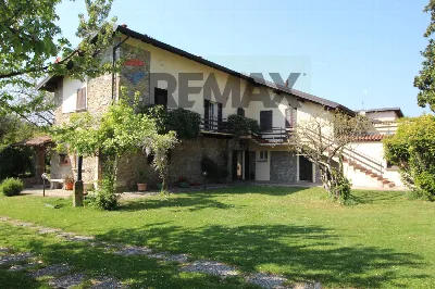 Villa in vendita a Villa d'Adda - foto 1