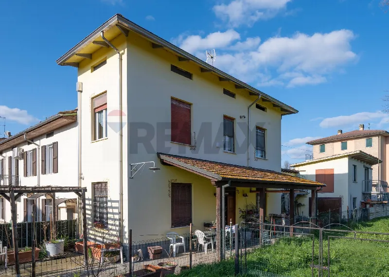 Casa Indipendente in vendita a Parma, San Pancrazio, Vicofertile, Baganzola - foto 1