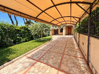 Villa in vendita a San Felice Circeo - foto 1