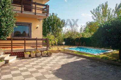 Villa in vendita a Lariano - foto 1