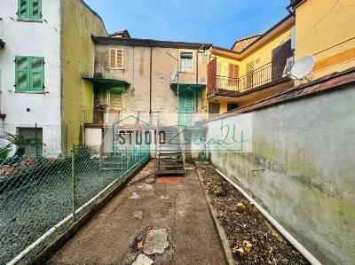 Casa Indipendente a Montignoso