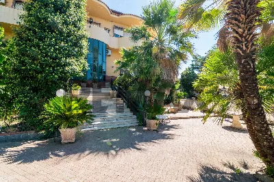 Villa a Adrano