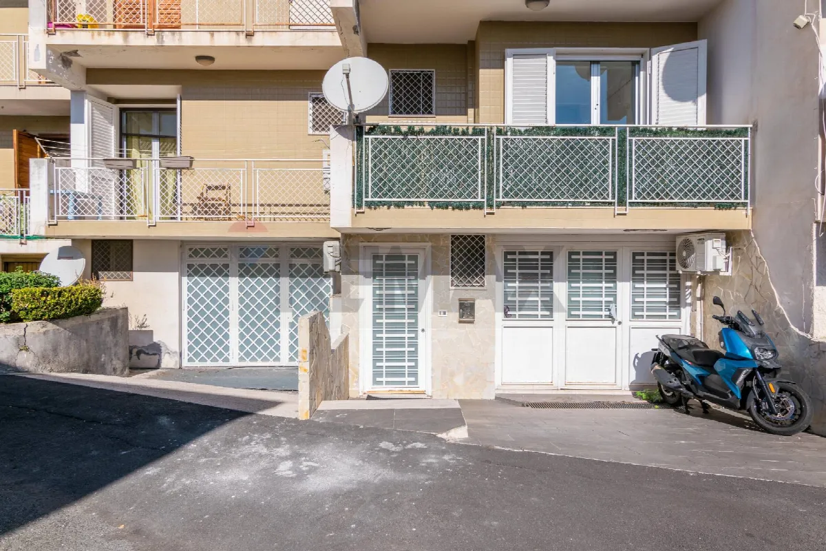 Appartamento in vendita ad Aci Castello - foto 3