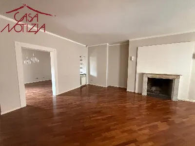 Appartamento in vendita a Lucca, Centro st... - foto 1