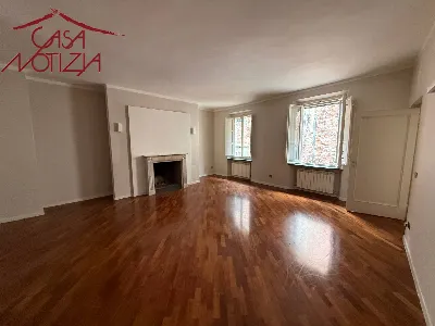 Appartamento in vendita a Lucca, Centro st... - foto 2