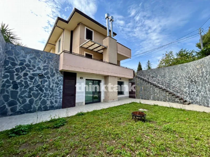 Villa in vendita a Pedara - foto 1