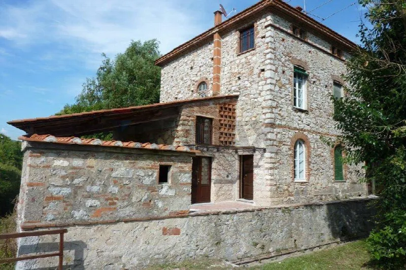 Casa Indipendente in vendita a Lucca, Nozzano, Arliano, Balbano - foto 1