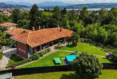Villa a Arona