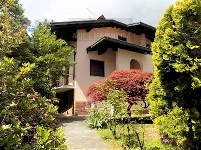 Villa a Arona