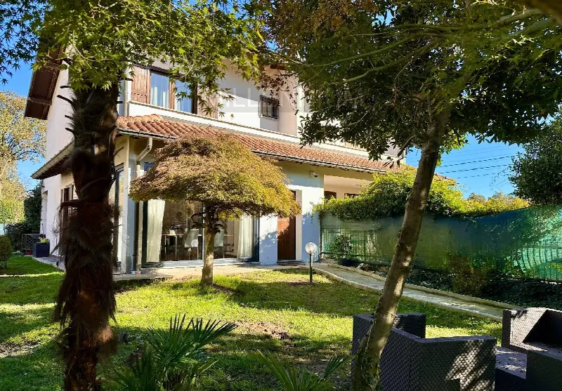 Casa Indipendente in vendita a Castelletto sopra Ticino - foto 1